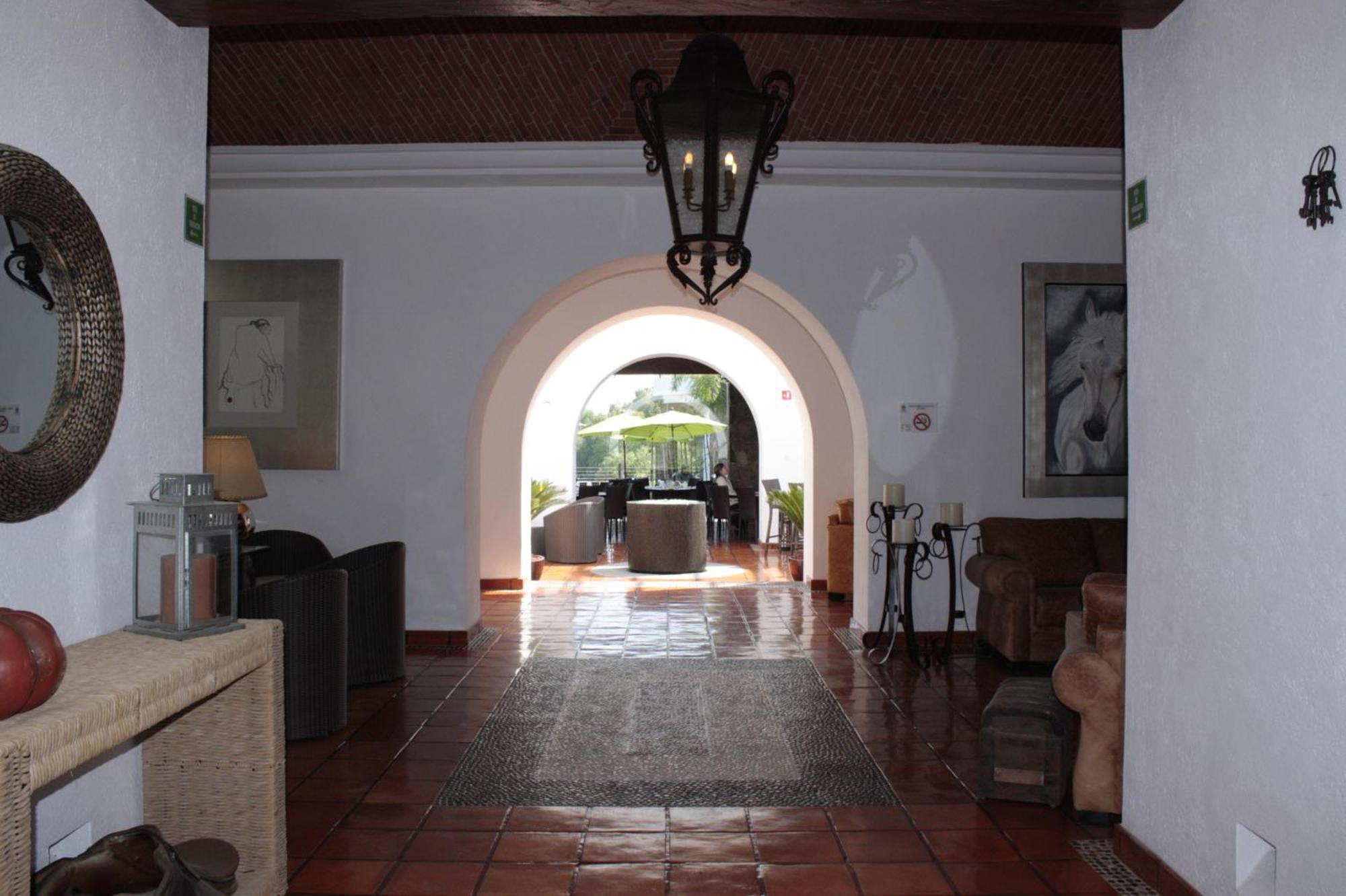 Hotel Villa Mexicana Golf & Equestrian Resort El Pueblito  Екстер'єр фото
