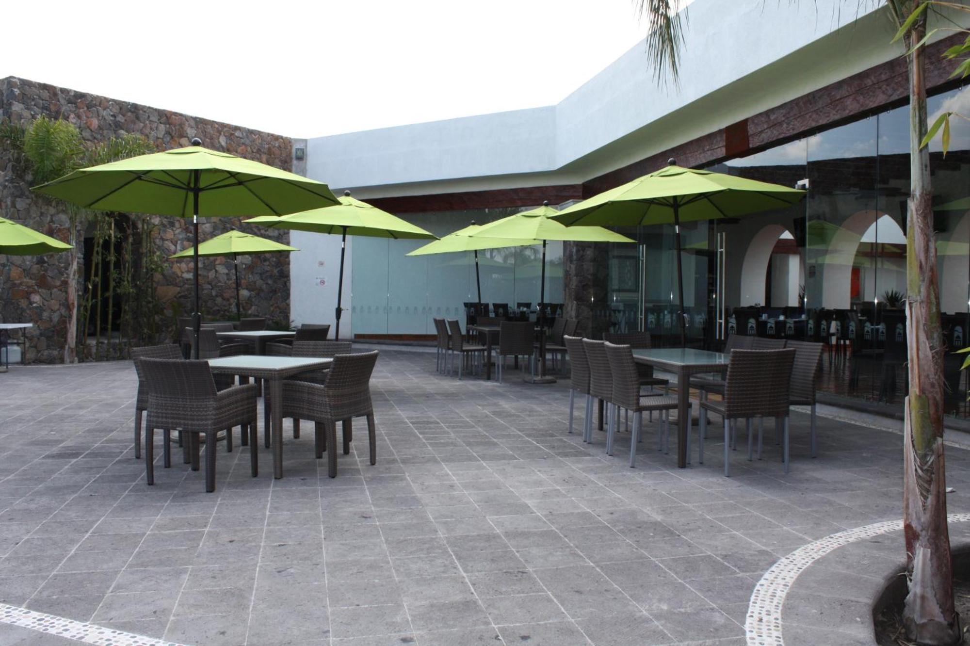 Hotel Villa Mexicana Golf & Equestrian Resort El Pueblito  Екстер'єр фото